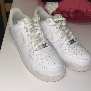 Like new Nike white air force 1s